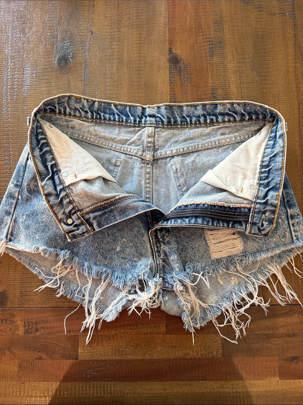 Levi’s Distressed Light Blue Denim Cutoff Shorts - Picture 3 of 5